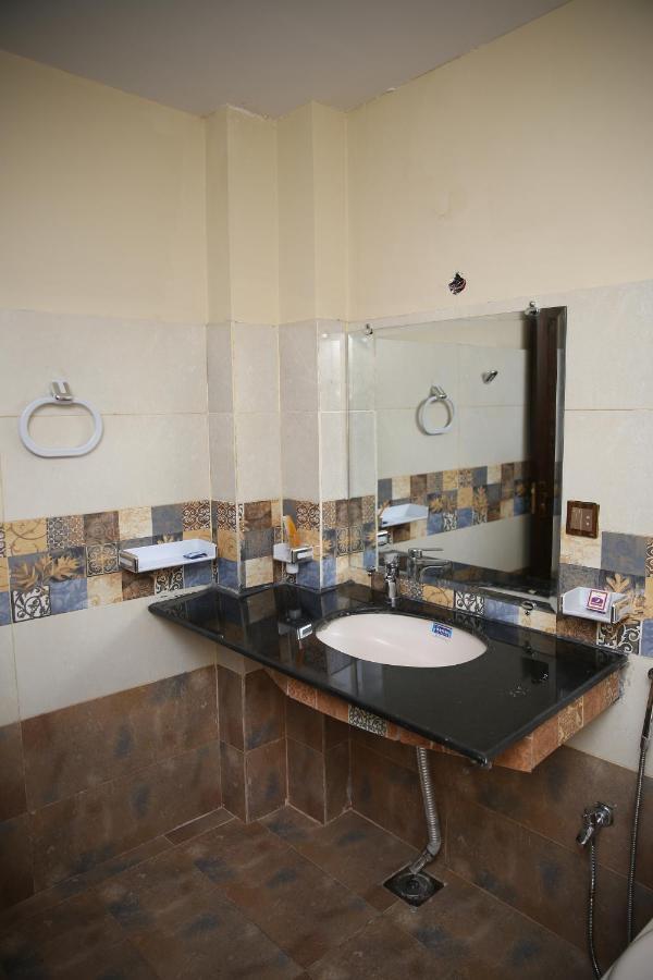 Premier Inn Gulberg לאהור מראה חיצוני תמונה